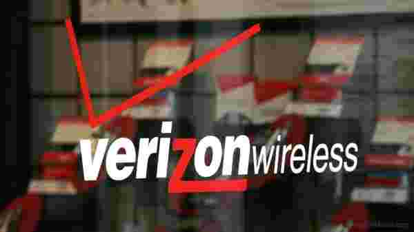 verizon的大红色促销在智能手机上提供50％的折扣