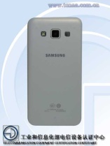 三星Galaxy A3在Tenaa照片中显示了它的脸