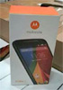 Moto G2零售盒夹在零售商的仓库里