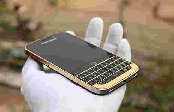 BlackBerry Classic Gets真正的金色服装