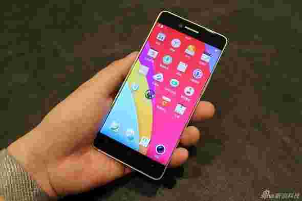 oppo bezelless手机在所有荣耀中泄露