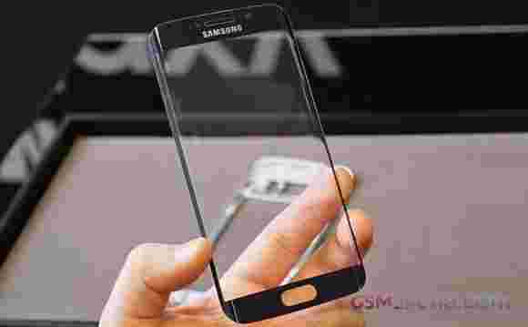 弯曲玻璃供应可能会限制Galaxy S6边缘可用性
