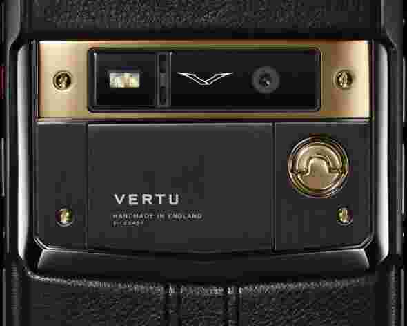 Vertu Signaturetouch系列扩展了Jet Red Gold