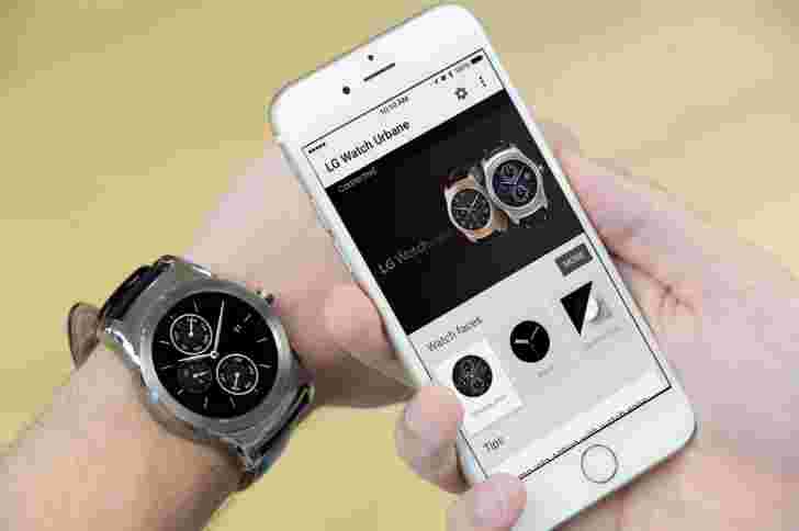 Android穿着Smartwatches现在使用iPhone