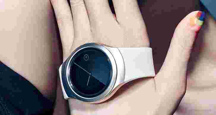 Samsung Gear S2 SmartWatch出现在官方促销图像的DUO中