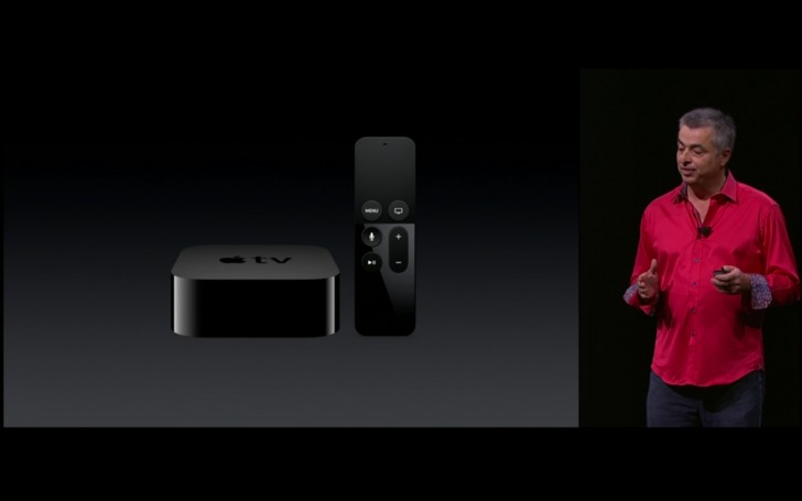 新的Apple TV有一个蓝牙遥控器，触摸和Siri