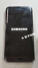 三星Galaxy S7边缘在黑色拍摄