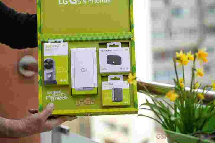 LG G5与朋友抵达，我们做了解封