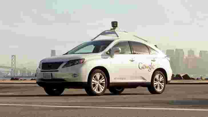 自动驾驶汽车导致第一次崩溃后，谷歌接受“一些责任”