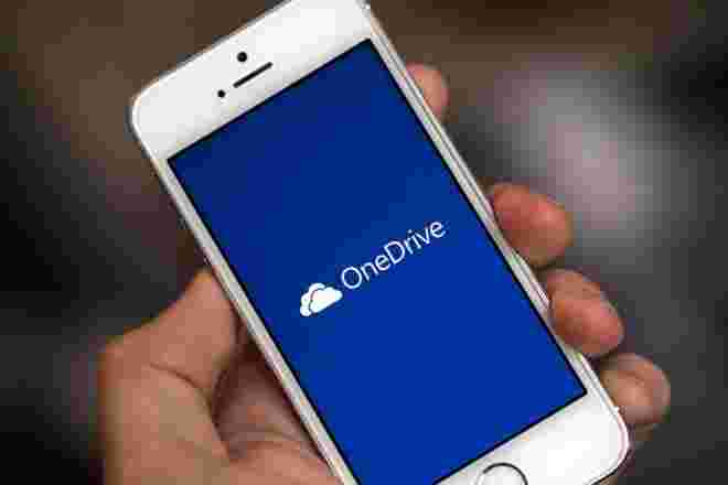 OnedRive的iOS客户端现在可以让您在一次下载多个照片和视频