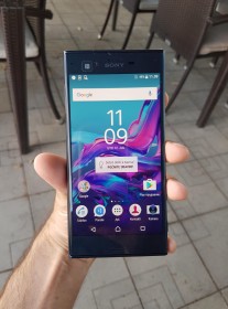 独家的：索尼Xperia F8331拍摄，展示了全新的设计