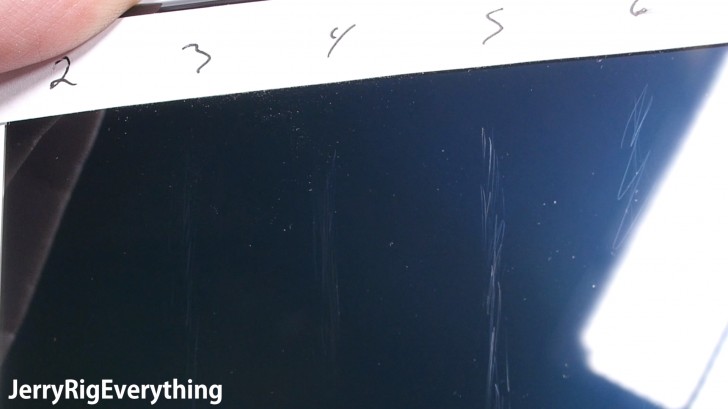 Galaxy Note7 Gorilla玻璃5显示器发现更难打破，更容易划伤