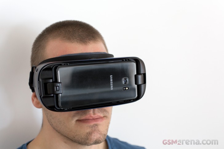 Oculus警告齿轮VR用户使用Samsung Galaxy Note7使用耳机