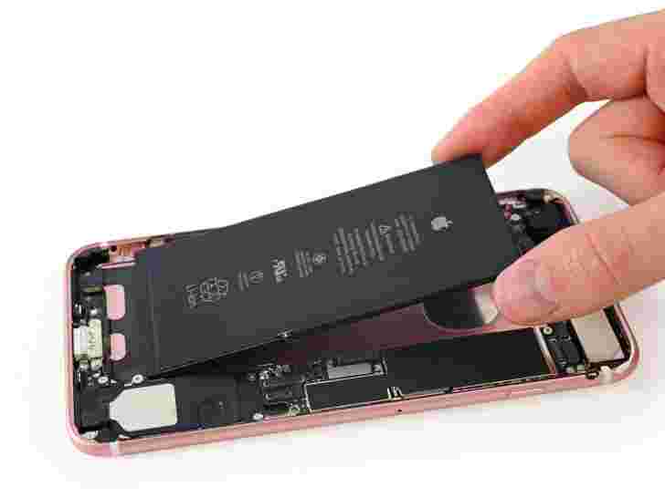 iPhone 7 Plus Teardown显示2900mAh电池