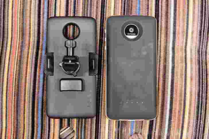 摩托罗拉宣布两个新的Motomods：Mophie Juice Pack和Infipio Car Dock