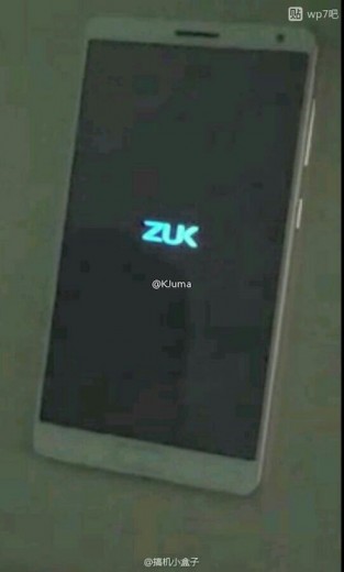 新的Zuk Edge照片似乎显示了弯曲面板的很小迹象