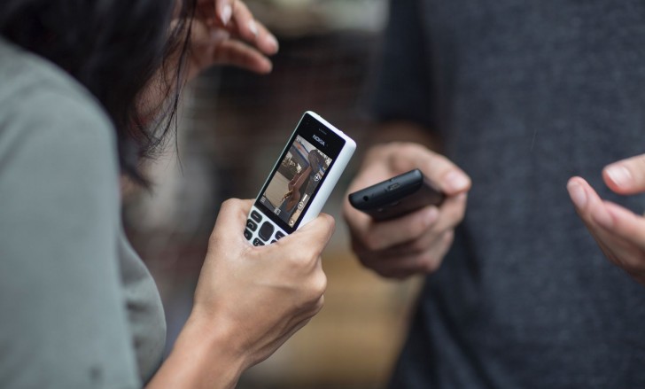 诺基亚推出了两个特色手机：150和150双SIM