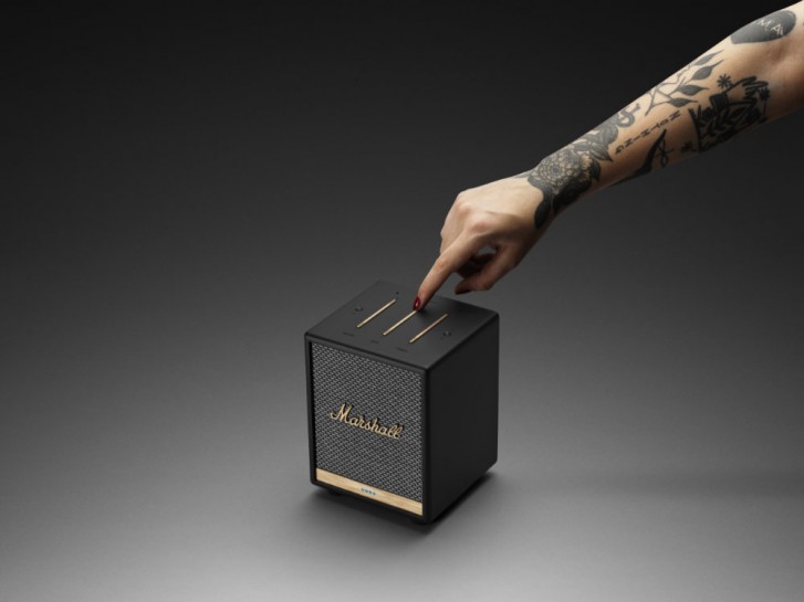 Marshall Uxbridge语音包Alexa和Airplay 2在一个小盒子里
