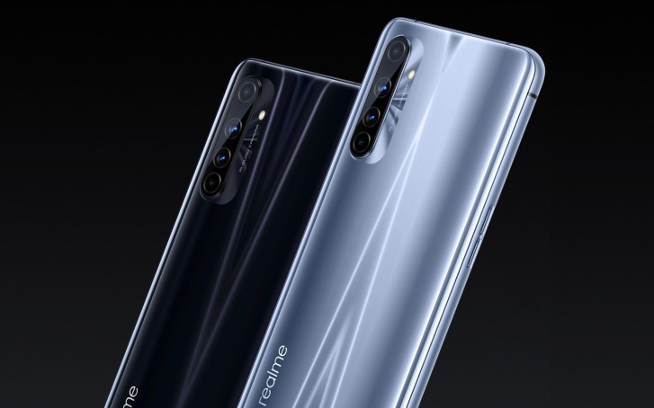 Realme X50 Pro Player是官方的，配有石墨床单，用于额外冷却