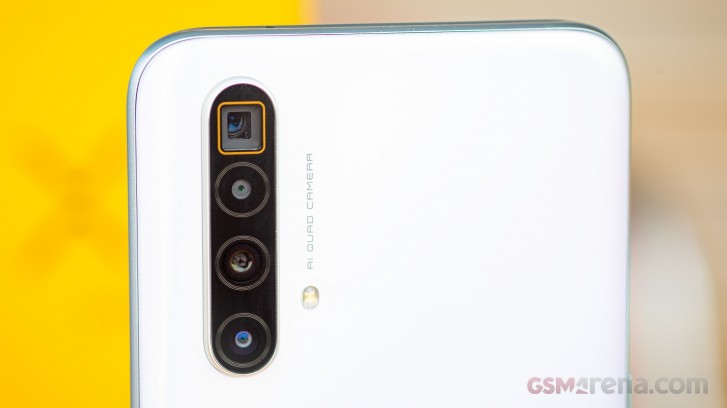 Realme智能手机与新的相机布局下个月，旗舰TWS耳机在作品中