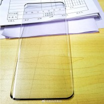 Huawei Mate 40 Pro Screen Protector揭示了第一个细节