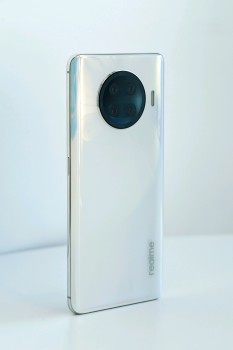 独家的：Realme“Race”带有Snapdragon 888芯片组，这是它看起来的